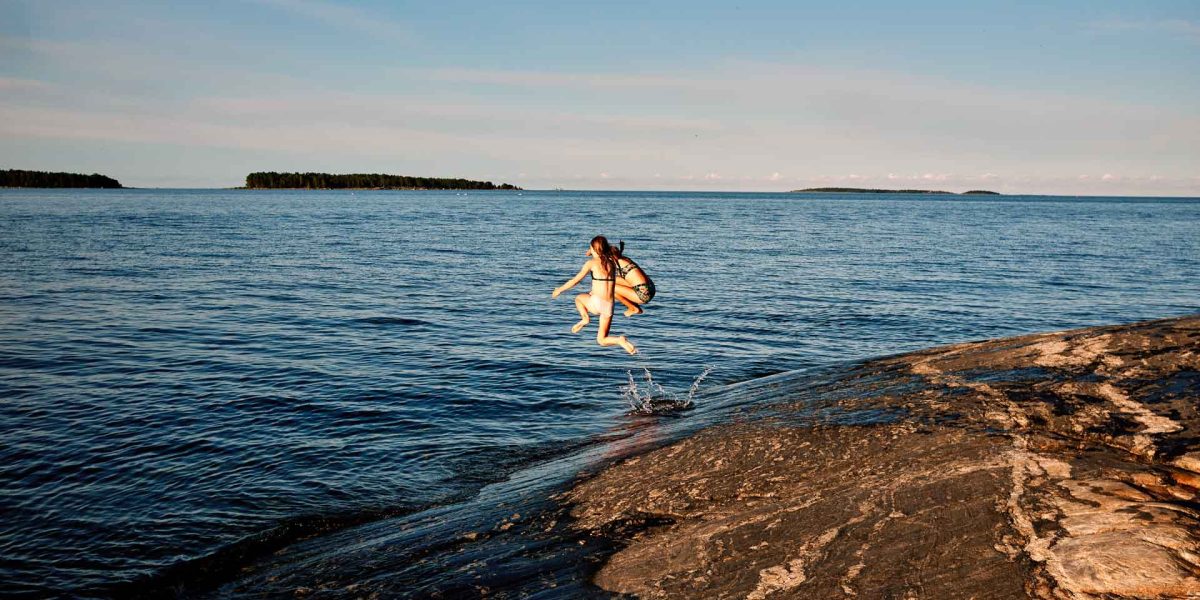 hopfarmbeach-Humlegårdstrand-designer-cabin-Söderhamn-sweden-11